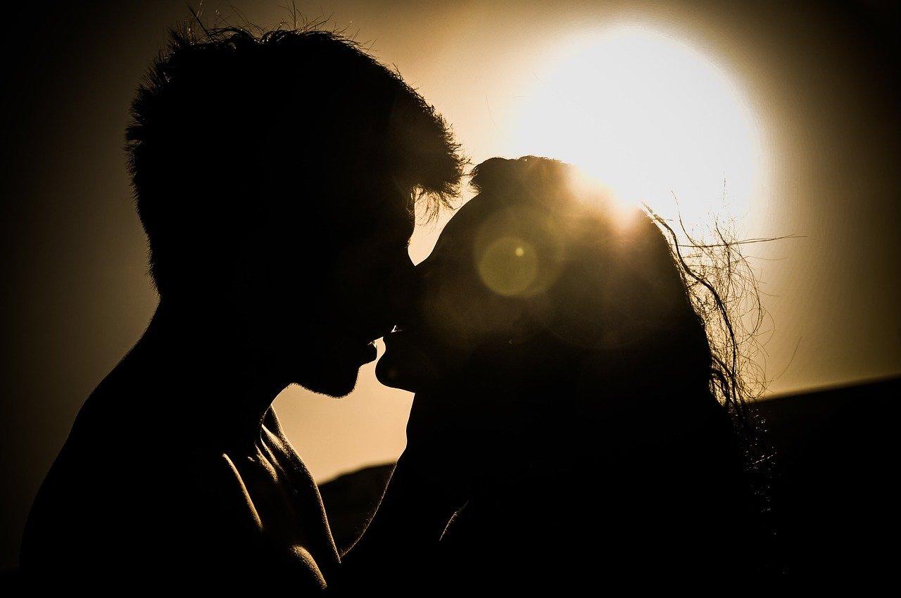 Sortir avec un homme ou une femme dans le Shandarisme
